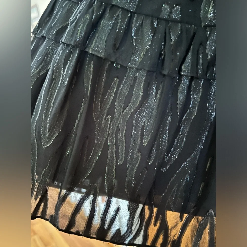 𝐋𝐢𝐥𝐥𝐲 𝐏𝐮𝐥𝐢𝐭𝐳𝐞𝐫 Black Onyx Avelynn Lilly Silk Metallic Dress Size 4 - Picture 10 of 12
